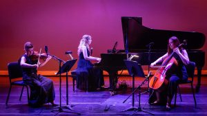 Trio Laurence Manning