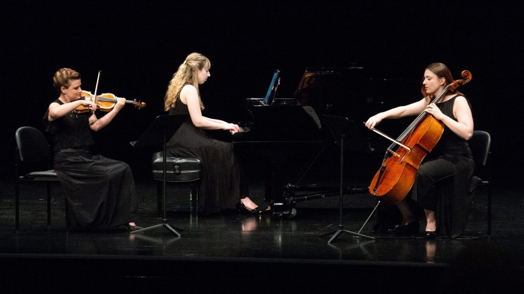 Trio Laurence Manning